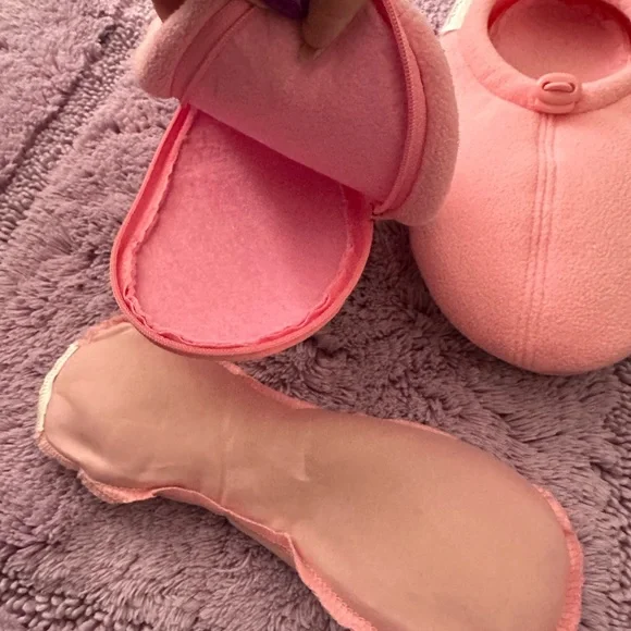 Slippers - Picture 2 of 2